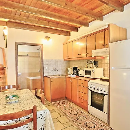 Olgas Cottage: Stone House On The Kentroma