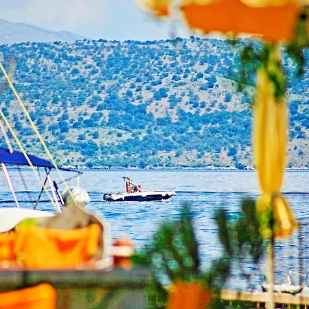 Olgas Cottage: Stone House On The *